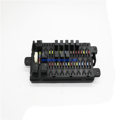 YY24E00008F2 कोबेल्को खुदाई SK200-8 SK350-8 के लिए फ्यूज बॉक्स असेंबली